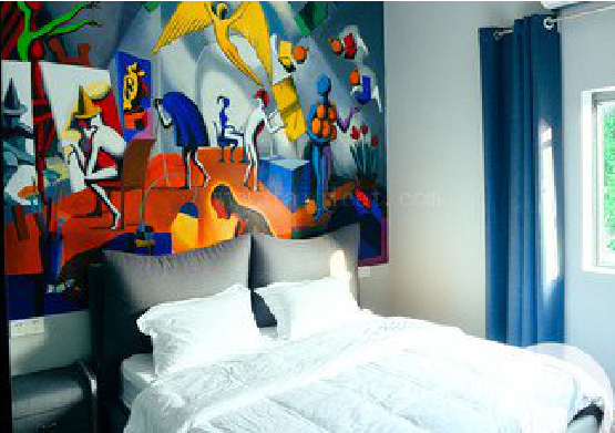 美姑对于酒店的墙体彩绘而言更注重哪些方面？